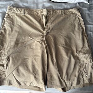Nike Men's Dri Fit Golf/Cargo Shorts in Tan